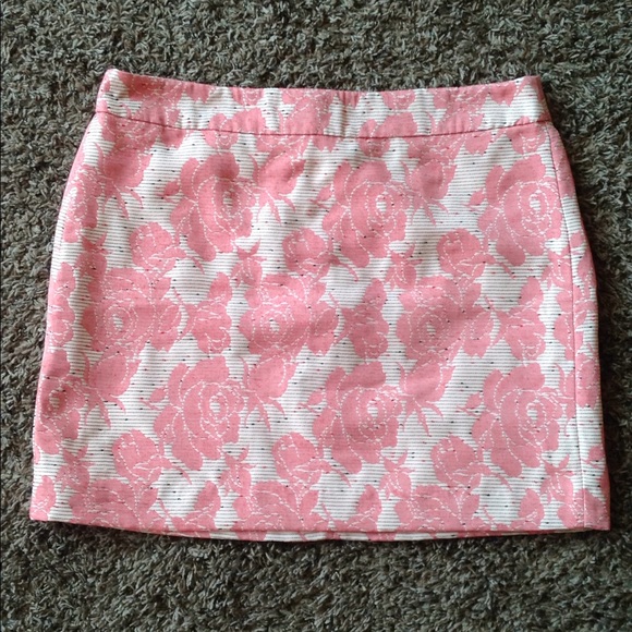 LOFT Dresses & Skirts - Ann Taylor Loft Pink and Cream Floral Skirt. 14P.